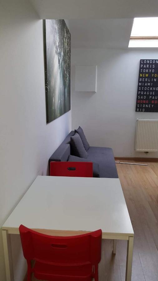 Central Duplex Sleeps 4 Bryssel Exteriör bild