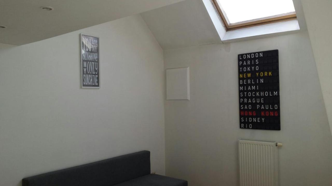 Central Duplex Sleeps 4 Bryssel Exteriör bild